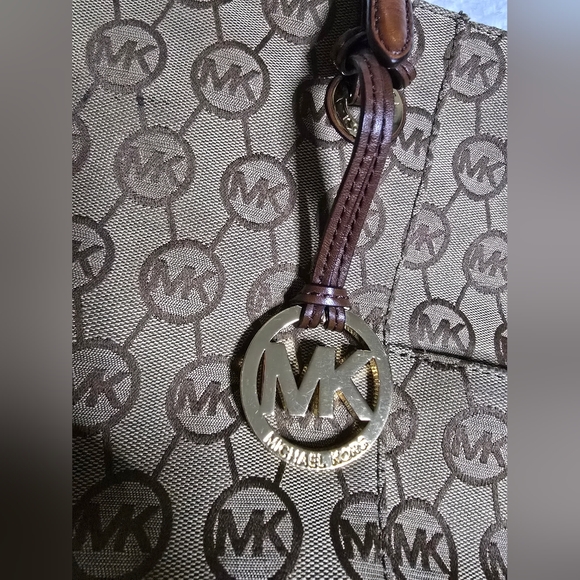 Michael Kors Purse Tan Brown Shoulder Bag Handbag MK Tote - Picture 3 of 15